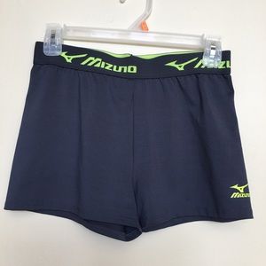 Mizuno Drylite shorts. Size Med.🌹